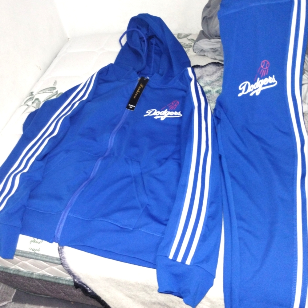 2 piece women's LA Dodgers jogging suit